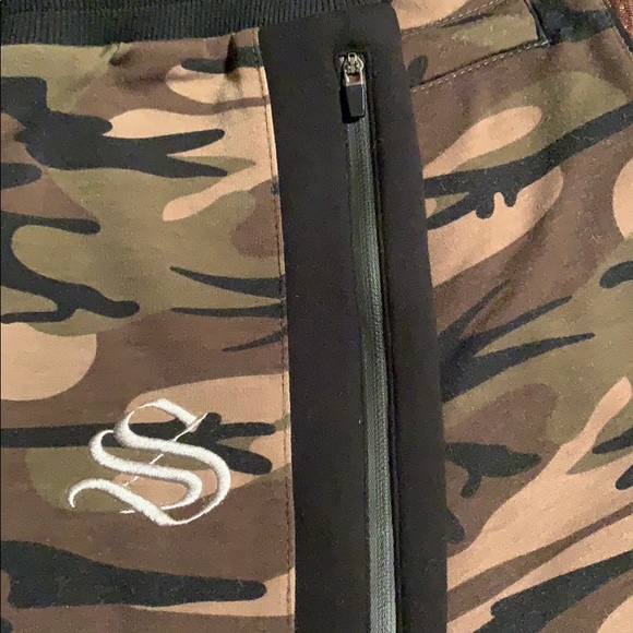 Womens MeshTech 3/4 Training Pant - Green Camo - Picture 7 of 8